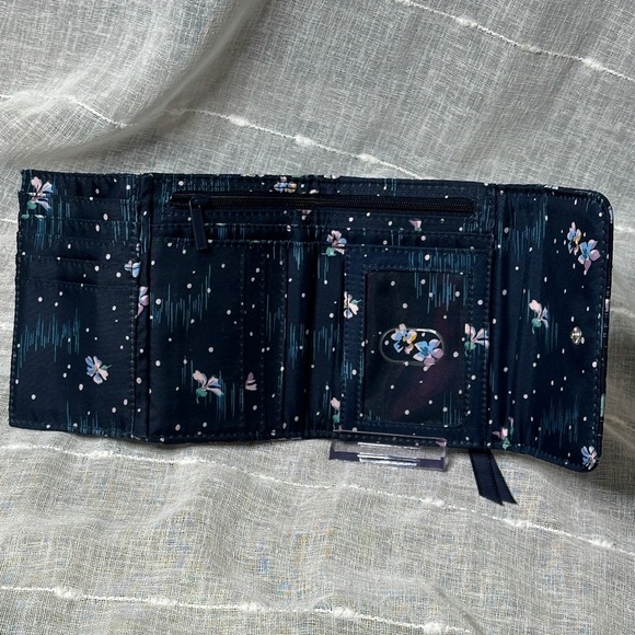 Vera Bradley Navy Garden Design RFID Riley Compact Wallet Designer NWOT - Picture 9 of 16